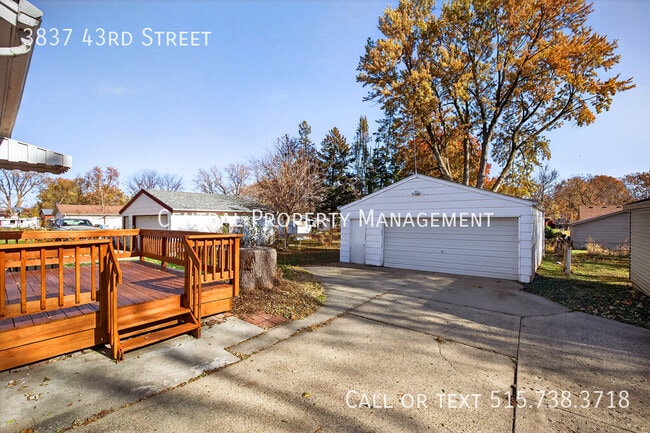 Photo - 3837 43rd St