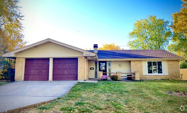 Building Photo - 1465 Mayfield Ln Rental