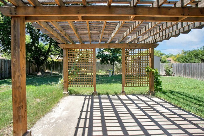 Photo - 16412 Framingham Cir