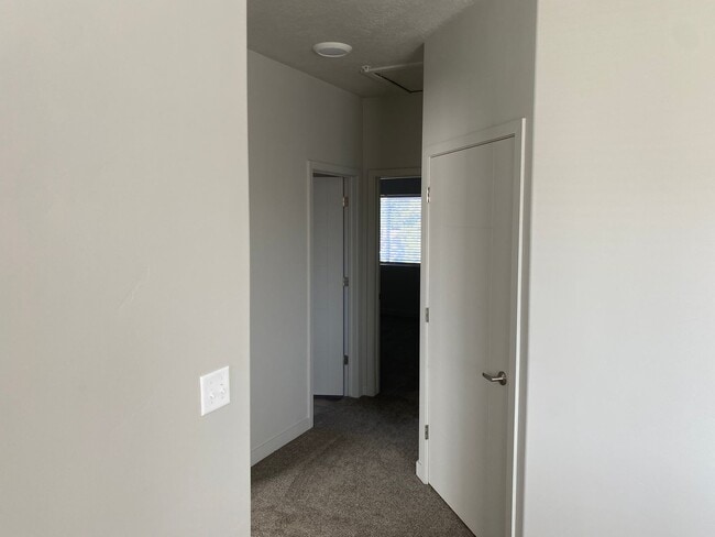 Photo - Dickerson 560 Unit 301