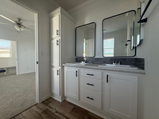 Photo - 486 Driftwood Dr