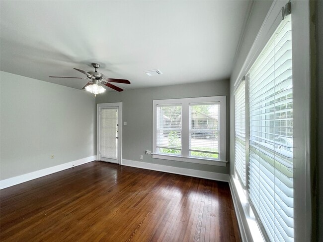 Photo - 4009 Oakridge St