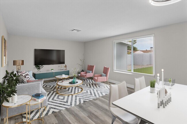 Photo - 1604 W Colt Rd