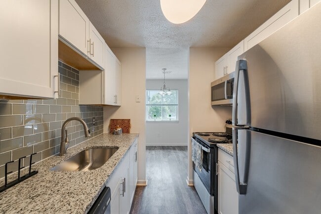 Waverlywood Apartments and Townhomes