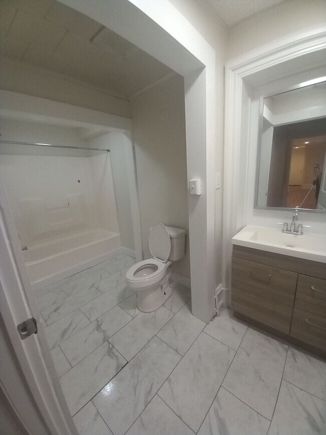 Photo - 330 N 5th St Unit Apartment 1