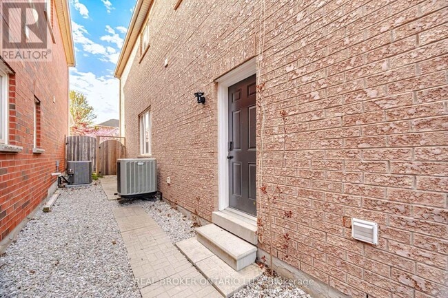 Photo - 3277 Paul Henderson Dr