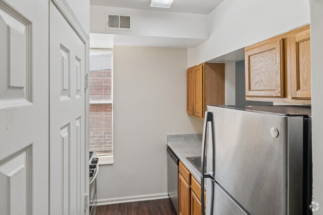 2BR, 1BA - 750SF - Kitchen - Walbraff Apartments