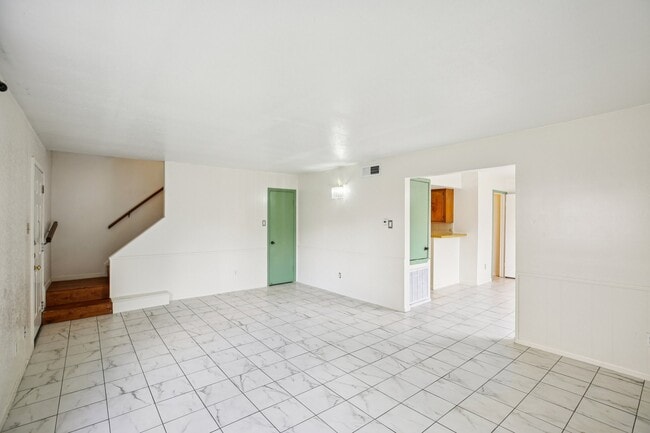 Photo - 8379 La Roche Ln