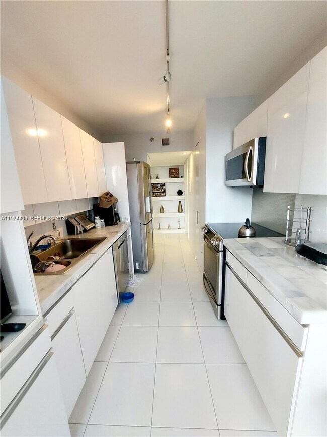 Photo - 1000 W Island Blvd Unidad 508