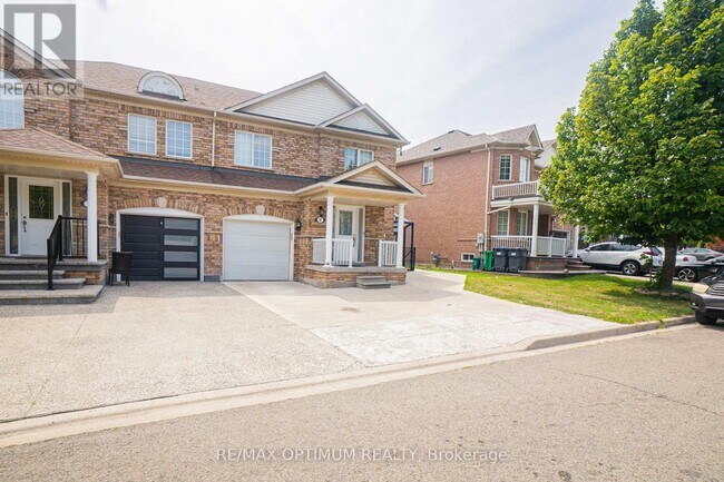 Photo - 8 Topiary Ln