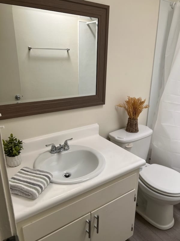 Photo - 7749 Reseda Blvd Unidad 18