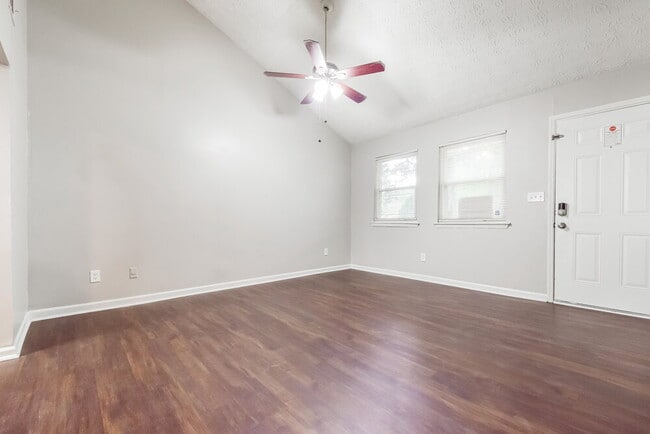 Photo - 8985 Yarmouth Dr