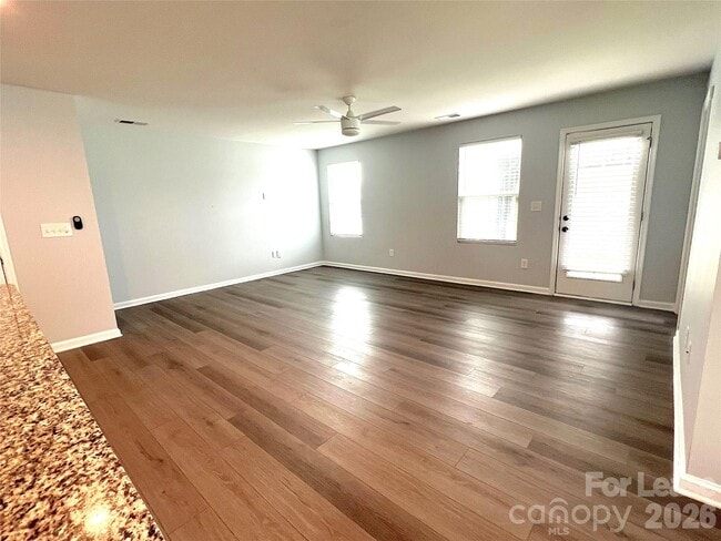 Photo - 1008 Skipjack Ln