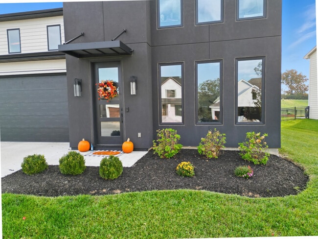 Photo - 704 Angels Rst Wy