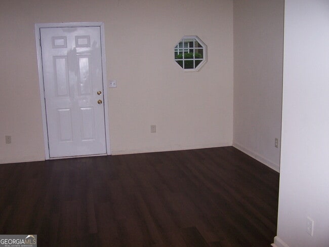 Photo - 102 Cameron Way