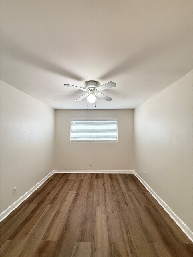 Photo - 1141 N Durham Dr Unit 15