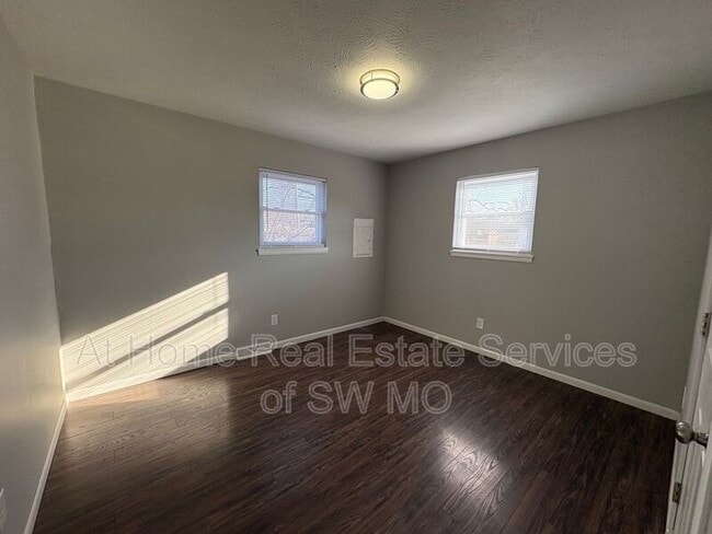 Photo - 1164 S Hillcrest Ave