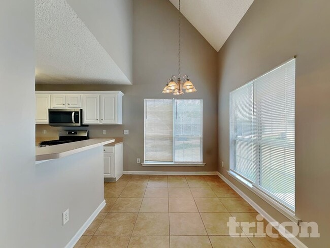 Photo - 3715 Longview Dr