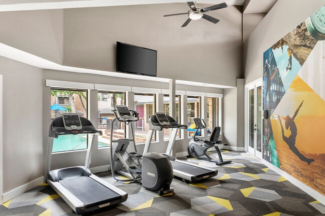 C235270_FitnessCenter_02_13715
