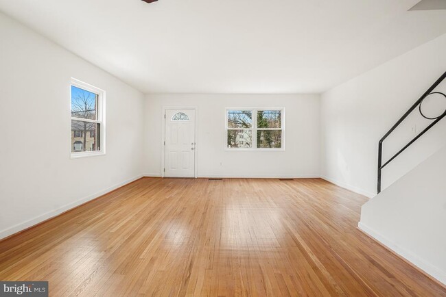 Photo - 6212 Carters Ln