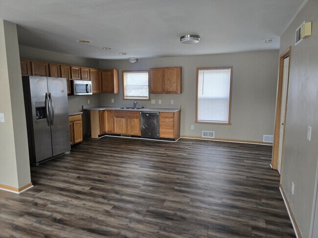 Photo - 94 E Montcalm St