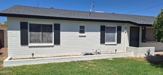 Building Photo - Central Phoenix Rental