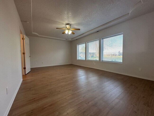 Photo - Large 3bed, 2bath, 2car garage duplex unit 1,710sq.ft. with RV parking Unit 1610 N. Ohio Ave