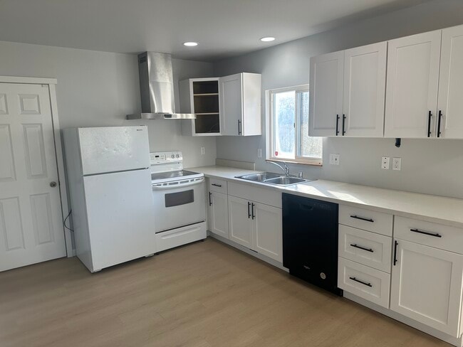 Photo - 206 168th St E