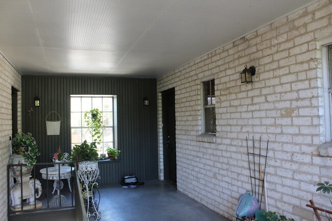 Photo - *COMING SOON* Upstairs Condo with Premium Amenities & Hardwood Floors!