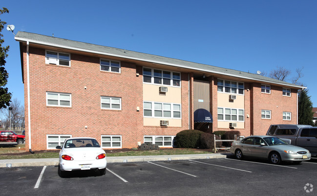 Park Towne - Park Towne Apartments