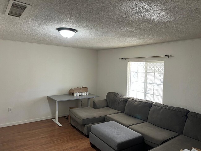 Photo - 10025 N 14th St