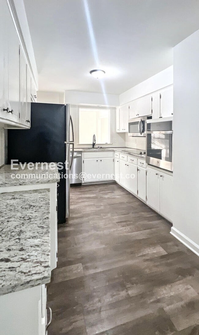 Photo - 10827 Beacon Ave