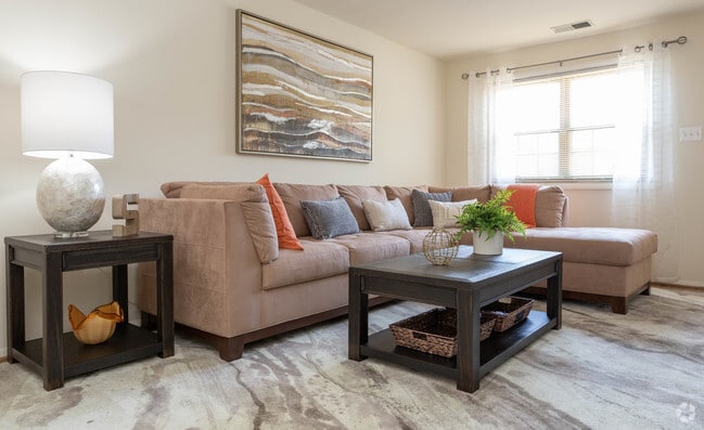 3HAB, 1BA - 1,125 ft² - Somerset Woods Townhomes