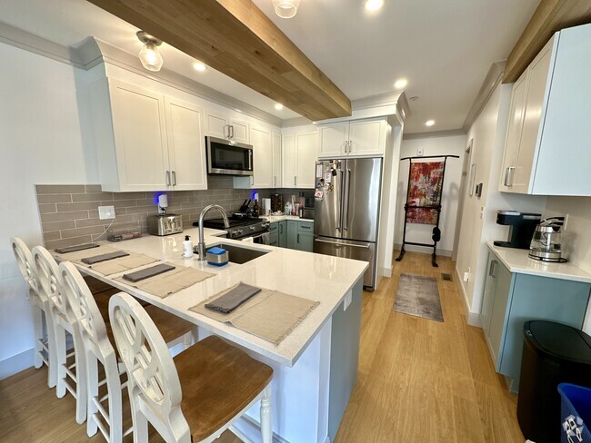 Building Photo - 95 W Walnut Park Unit 1 Rental