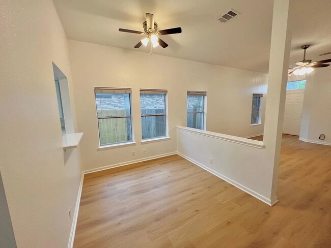 Photo - 1615 Royal Ascot Dr