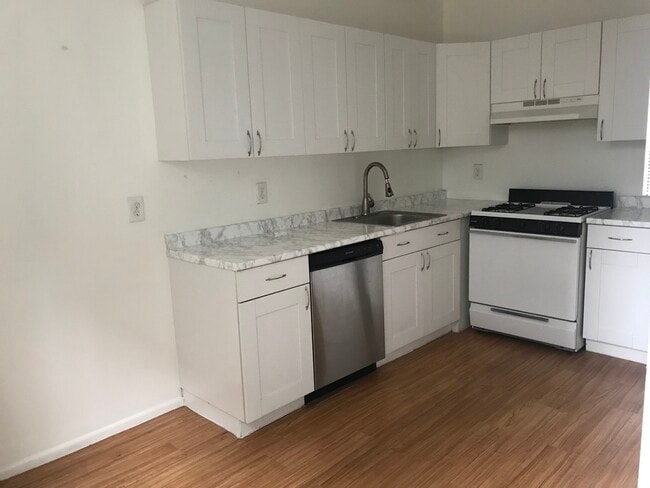 Building Photo - 137 W 110th St Unit 2-A Rental