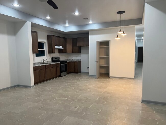 Photo - 5125 Oak Dr