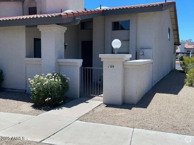 Building Photo - 1718 S Longmore Rental