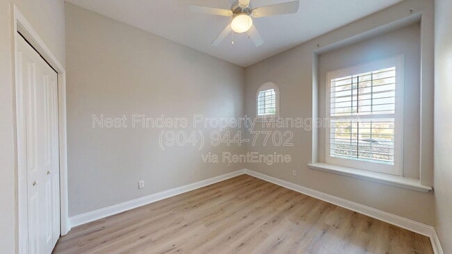 Photo - 628 Town Plaza Ave