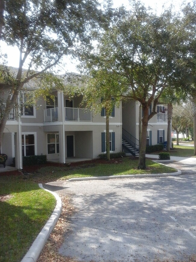 Building Photo - 6011 Hemingway Cir Unit 6011 Rental