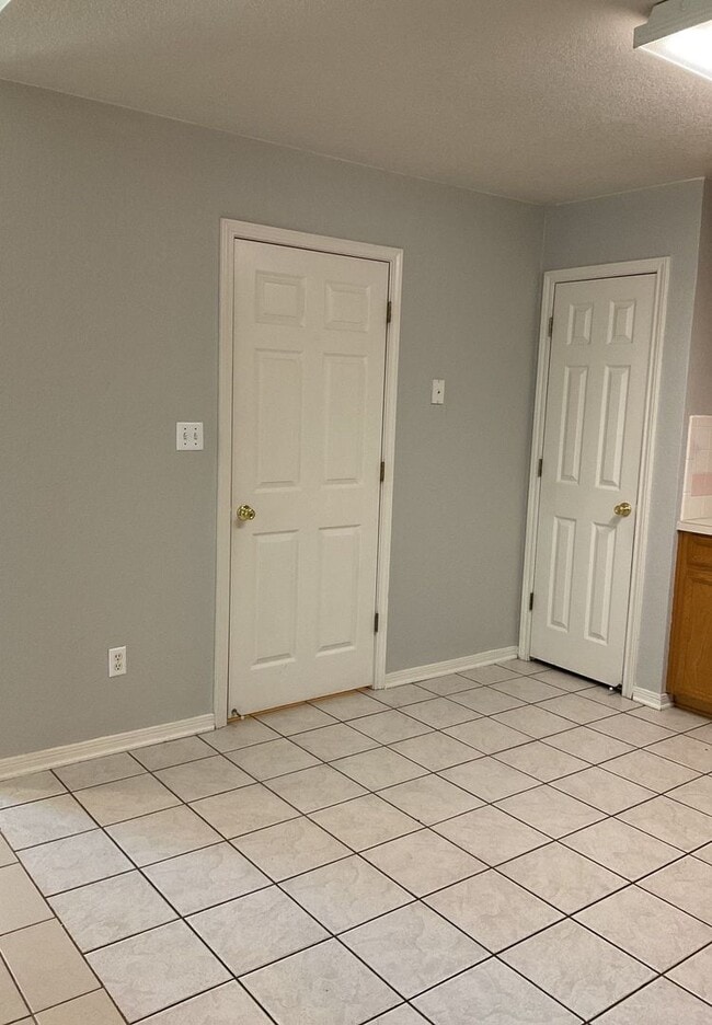 Photo - 3906 Hitchrock Dr Unit 3906 Hitchrock Drive - B