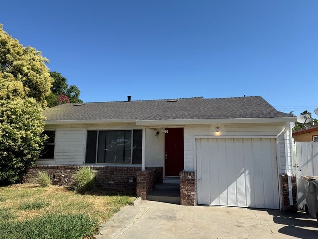Photo - 1832 Rockrose Rd House