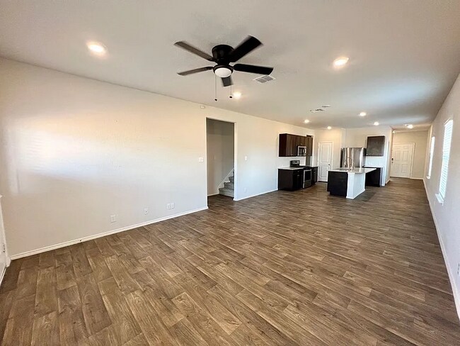 Photo - 4430 Lake Ritter St