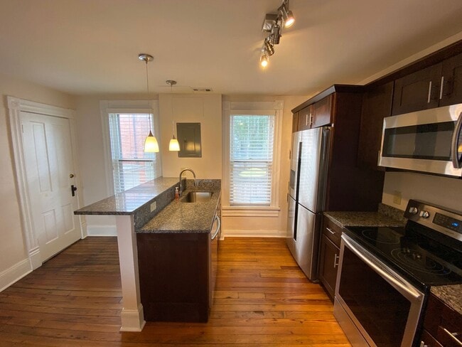 Photo - Kerr St 694-696 GW2 Unit 696 (Upper)