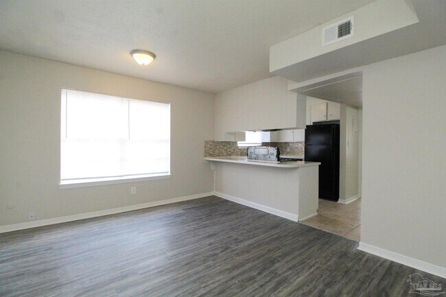 Photo - 10151 Guidy Ln