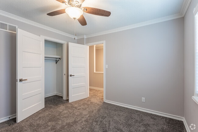 3BR, 1.5BA - 1900 SF - Forest Park Townhomes