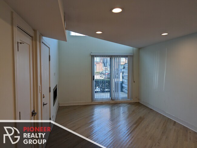 Photo - 1014 W Grace St