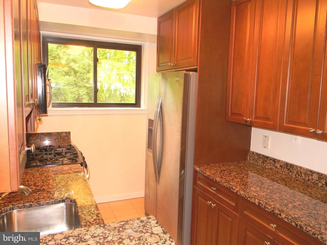 Stylish Glover Park condo in a Lovely Reno... - Stylish Glover Park condo in a Lovely Reno...