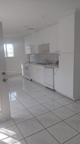 Photo - 6444 Dawson St