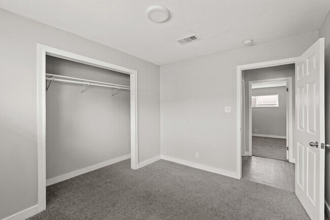 Photo - 7815 Glass St